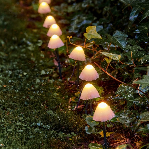 LED Lichterkette Mini Pilze - 20 Gartenstecker mit Erdspießen - 8 Funkt. - Timer - L: 3,8m - weiß