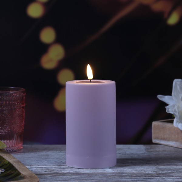 LED Stumpenkerze MIA - Kunststoff - 3D Flamme - H: 12,5cm - D: 7,5cm - für Außen - pastell lila