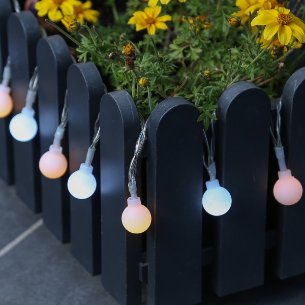 LED Lichterkette BERRY - 50 warmweiße/kaltweiße opale Kugeln - L: 7,35m - Timer - für Außen