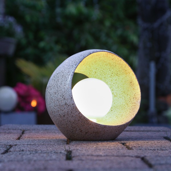 LED Solar Dekoleuchte - Kugellampe im Stein - Polyresin - 3 warmweiße LED - H: 21cm - beige
