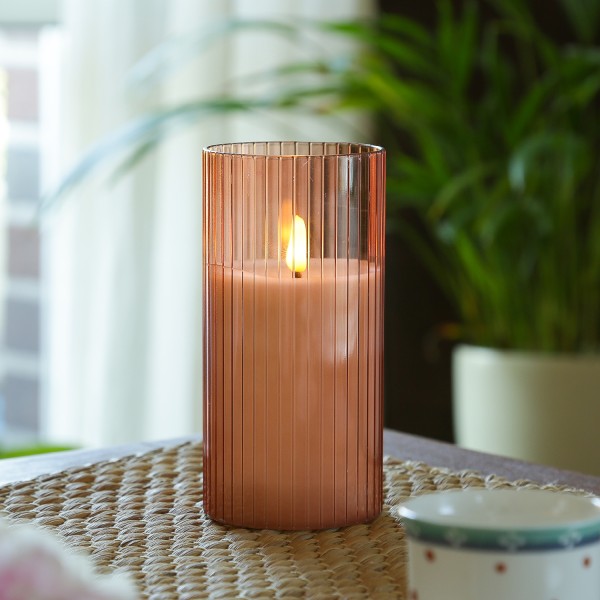 LED Kerze im Glas - Windlicht - Echtwachs - 3D Flamme - Timer - H: 15cm - D: 7,5cm - rosa