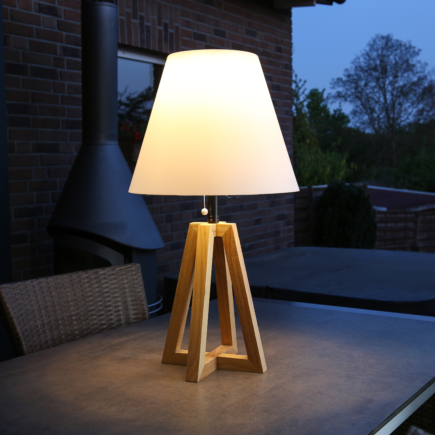 LED Solar Dekoleuchte - Kugellampe im Stein - Polyresin - 3 warmweiße LED -  H: 21cm - beige