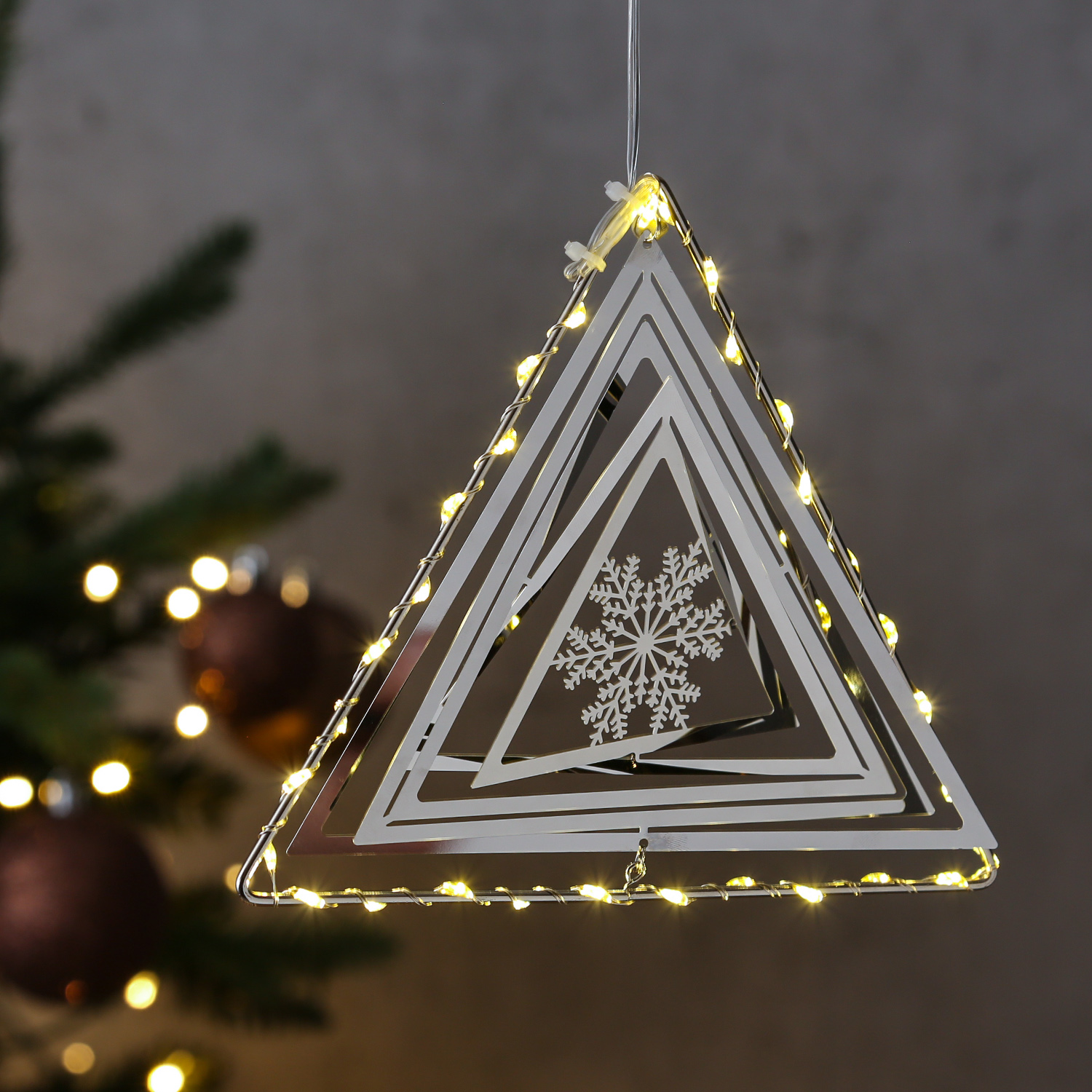 LED Dreieck mit Schneeflocke - 3D Dekohänger - 30 warmweiße LED